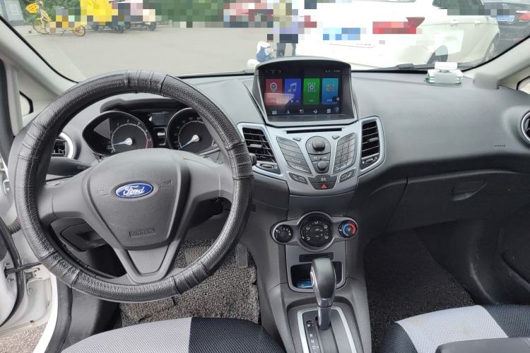 Used Ford Fiesta 2013 Hatchback 1.5L Automatic Fashion Edition Center Console
