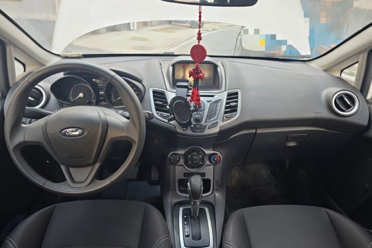 Used Ford Fiesta 2013 Hatchback 1.5L Automatic Fashion Edition Center Console