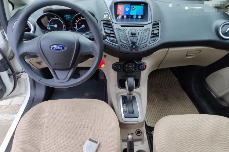 Used Ford Fiesta 2013 Sedan 1.5L Automatic Fashion Edition Center Console
