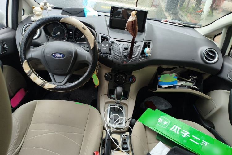 Used Ford Fiesta 2013 Sedan 1.5L Automatic Fashion Edition Center Console