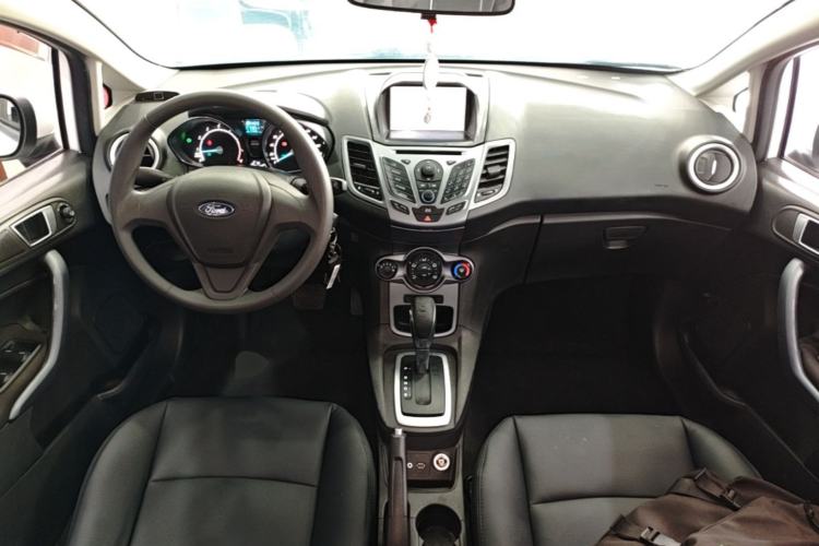 Used Ford Fiesta 2013 Hatchback 1.5L Automatic Fashion Edition Center Console