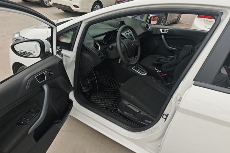 Used Ford Fiesta 2013 Hatchback 1.5L Automatic Fashion Edition Driver Seat