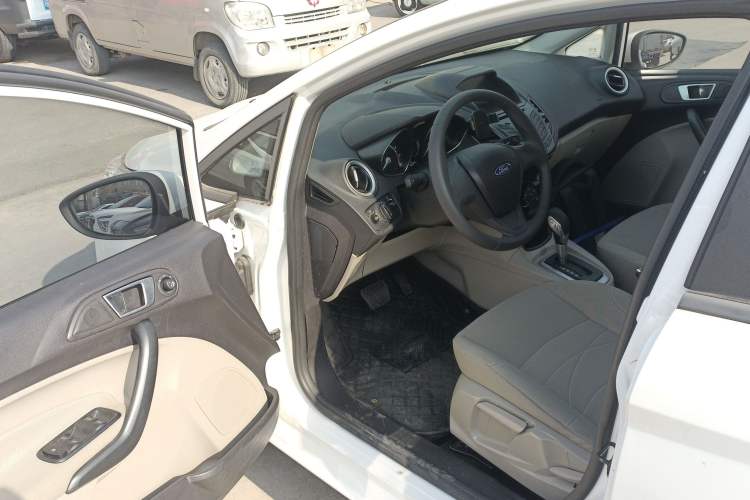 Used Ford Fiesta 2013 Sedan 1.5L Automatic Fashion Edition Driver Seat