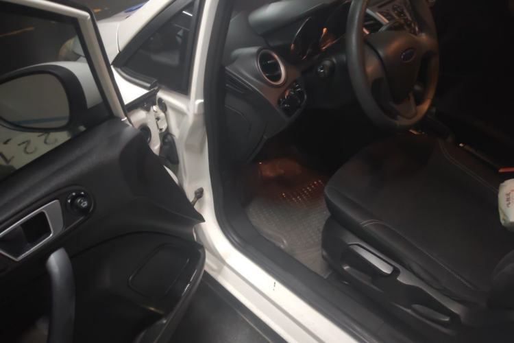 Used Ford Fiesta 2013 Hatchback 1.5L Automatic Fashion Edition Driver Seat