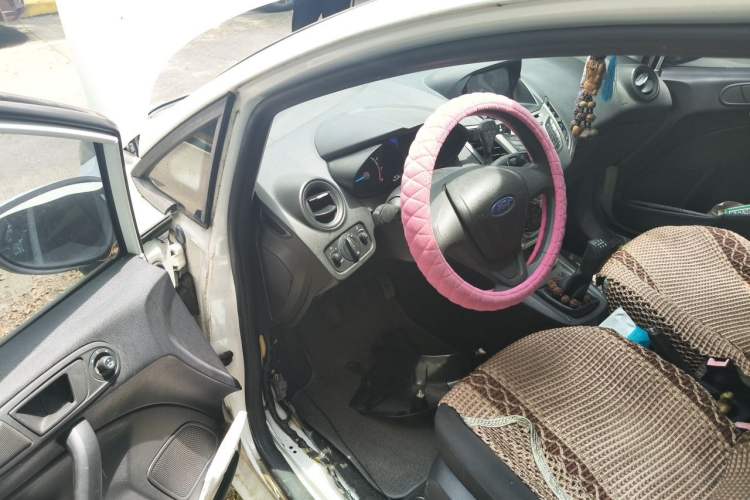 Used Ford Fiesta 2013 Sedan 1.5L Manual Fashion Edition Driver Seat