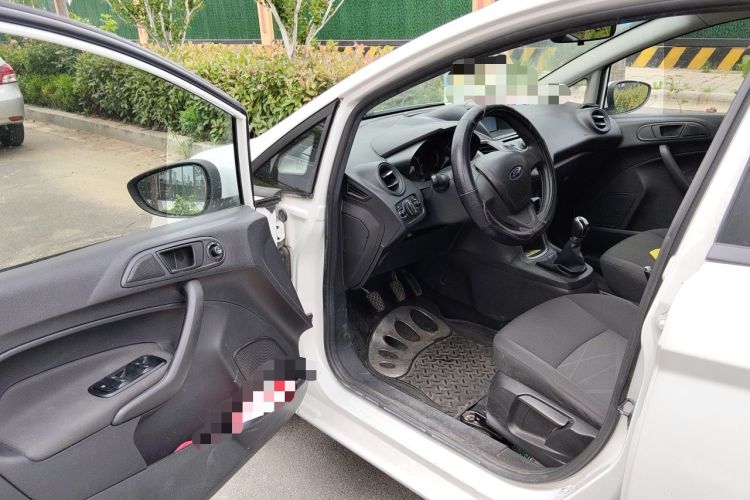 Used Ford Fiesta 2013 Sedan 1.5L Manual Fashion Edition Driver Seat
