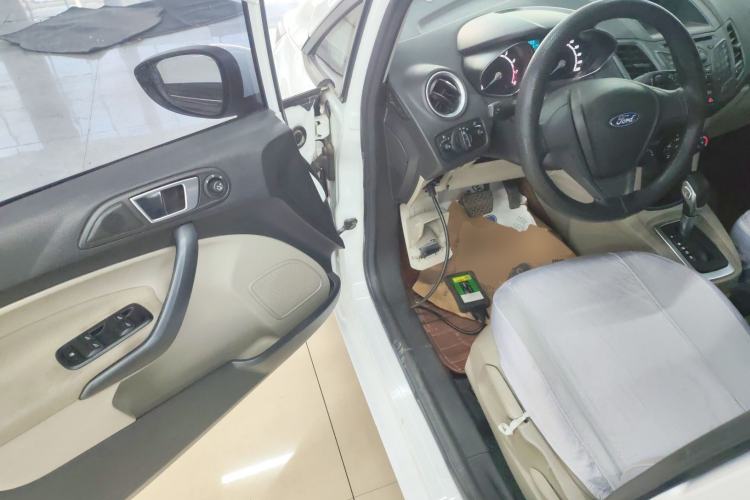 Used Ford Fiesta 2013 Sedan 1.5L Automatic Fashion Edition Driver Seat