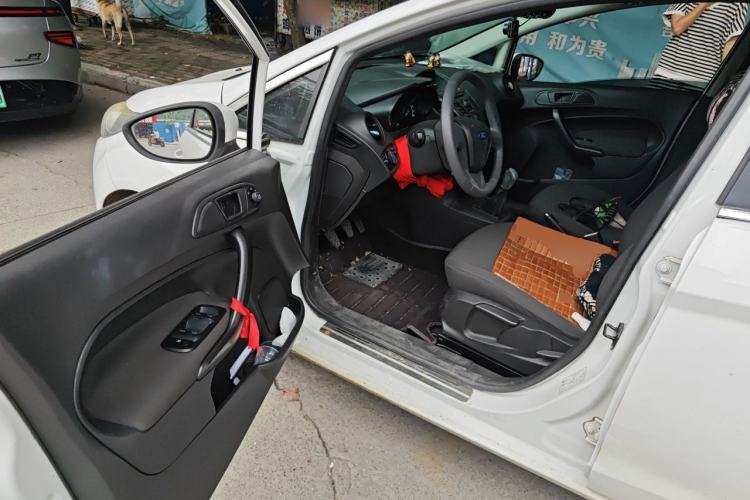 Used Ford Fiesta 2013 Hatchback 1.5L Manual Fashion Edition Driver Seat
