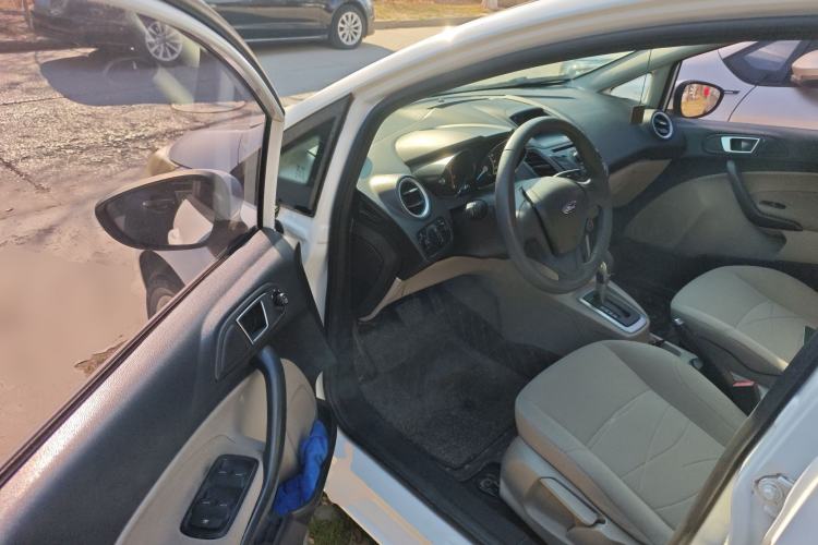 Used Ford Fiesta 2013 Sedan 1.5L Automatic Fashion Edition Driver Seat