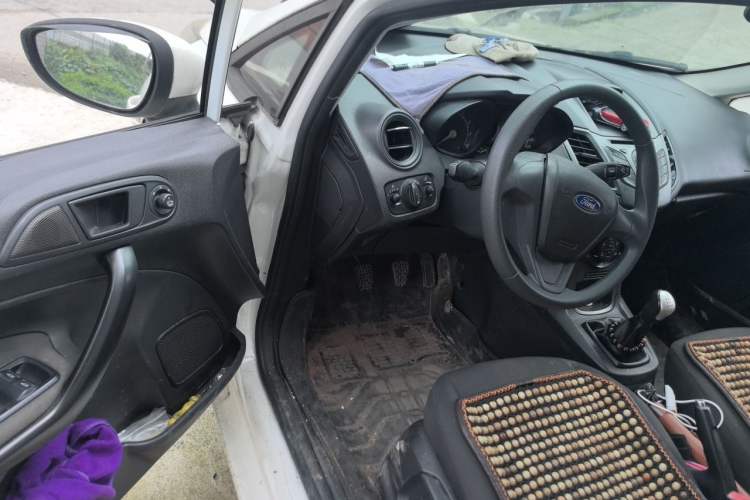 Used Ford Fiesta 2013 Hatchback 1.5L Manual Fashion Edition Driver Seat