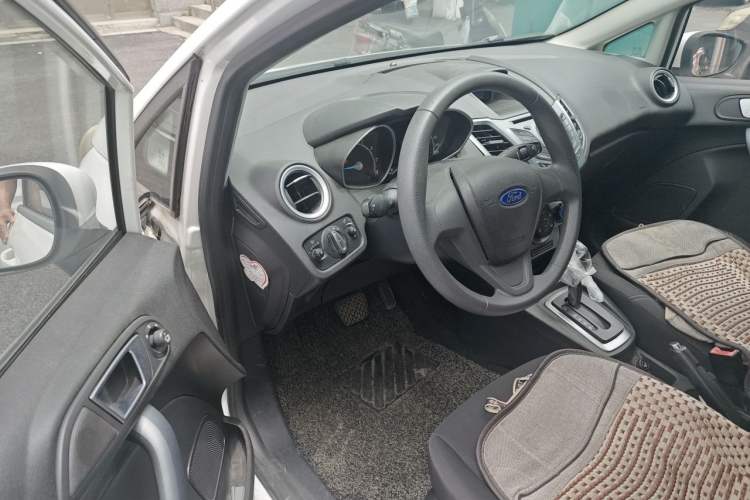 Used Ford Fiesta 2013 Hatchback 1.5L Automatic Fashion Edition Driver Seat