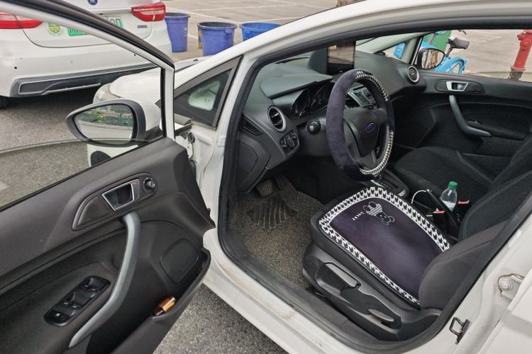 Used Ford Fiesta 2013 Hatchback 1.5L Automatic Fashion Edition Driver Seat