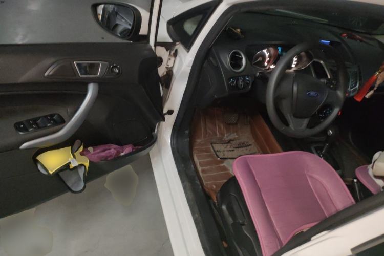 Used Ford Fiesta 2013 Hatchback 1.5L Automatic Fashion Edition Driver Seat