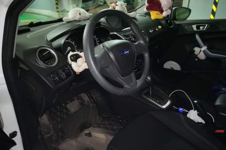 Used Ford Fiesta 2013 Hatchback 1.5L Automatic Fashion Edition Driver Seat
