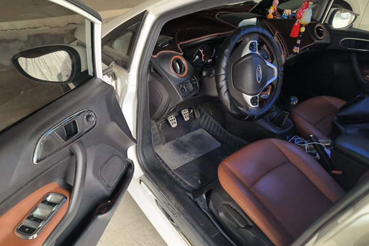 Used Ford Fiesta 2013 Hatchback 1.5L Manual Fashion Edition Driver Seat