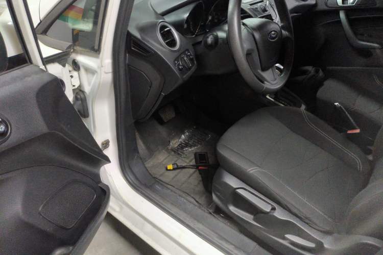 Used Ford Fiesta 2013 Hatchback 1.5L Automatic Fashion Edition Driver Seat