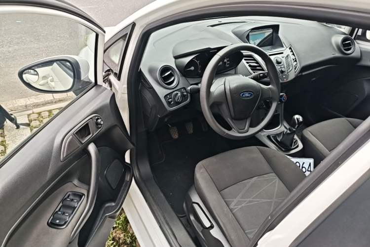 Used Ford Fiesta 2013 Sedan 1.5L Manual Fashion Edition Driver Seat