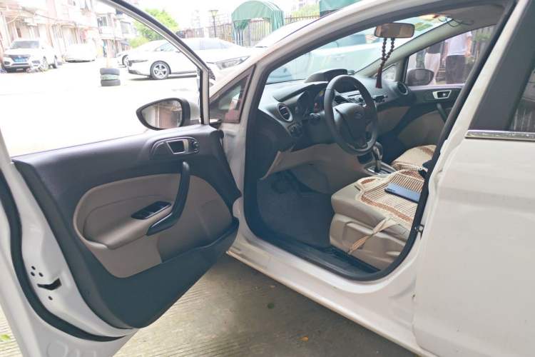 Used Ford Fiesta 2013 Sedan 1.5L Automatic Fashion Edition Driver Seat