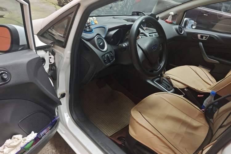 Used Ford Fiesta 2013 Hatchback 1.5L Automatic Fashion Edition Driver Seat
