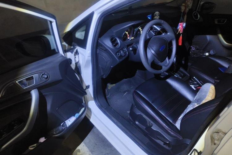 Used Ford Fiesta 2013 Hatchback 1.5L Automatic Fashion Edition Driver Seat