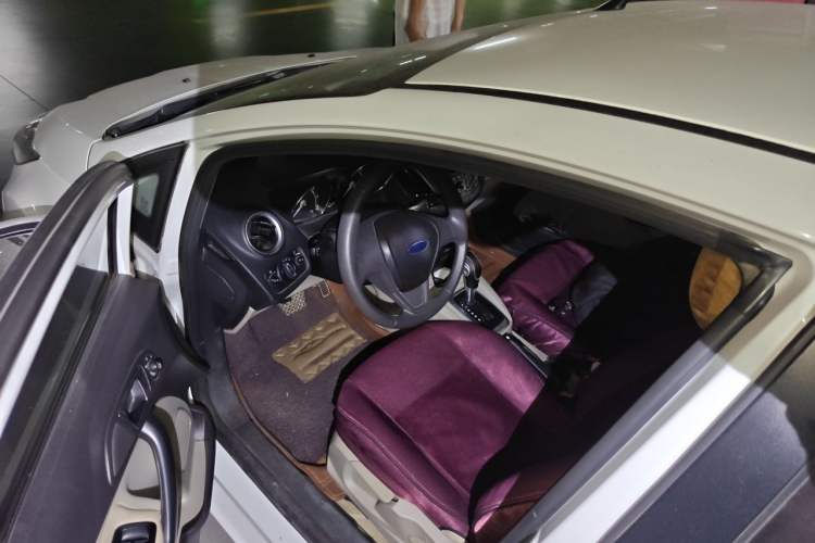 Used Ford Fiesta 2013 Sedan 1.5L Automatic Fashion Edition Driver Seat