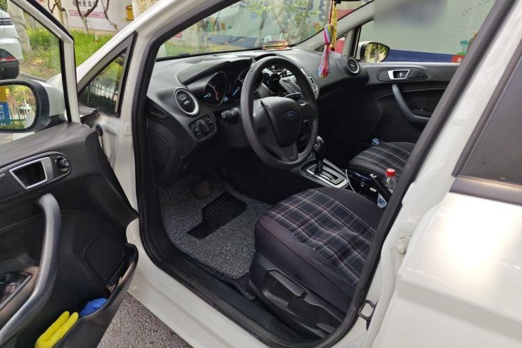 Used Ford Fiesta 2013 Hatchback 1.5L Automatic Fashion Edition Driver Seat