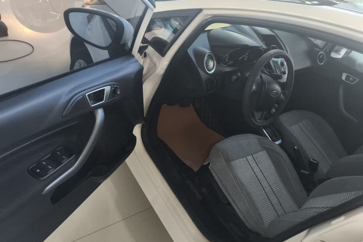 Used Ford Fiesta 2013 Hatchback 1.5L Automatic Fashion Edition Driver Seat