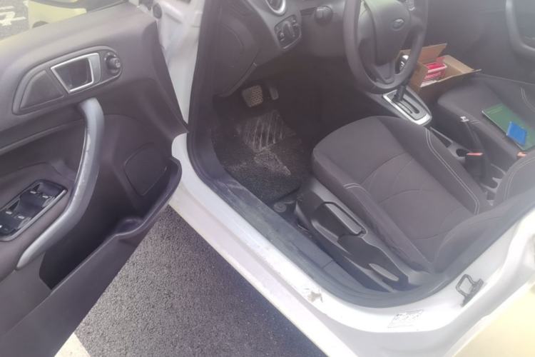 Used Ford Fiesta 2013 Hatchback 1.5L Automatic Fashion Edition Driver Seat