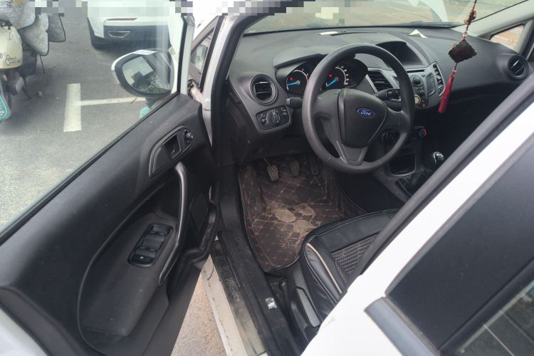 Used Ford Fiesta 2013 Sedan 1.5L Manual Fashion Edition Driver Seat