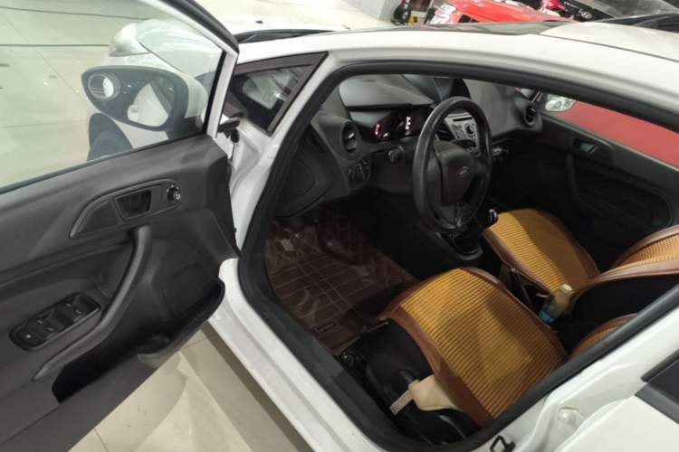 Used Ford Fiesta 2013 Hatchback 1.5L Manual Fashion Edition Driver Seat