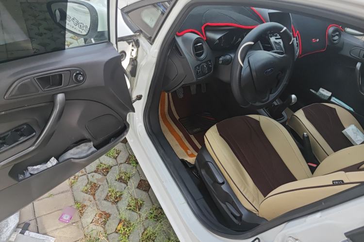 Used Ford Fiesta 2013 Hatchback 1.5L Manual Fashion Edition Driver Seat