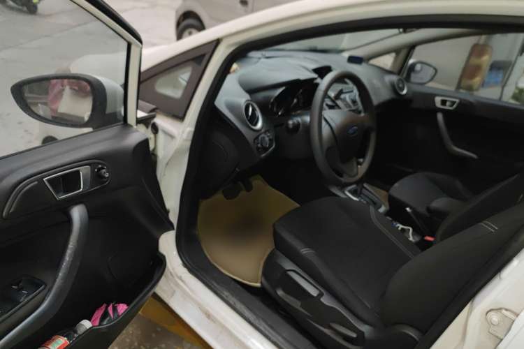 Used Ford Fiesta 2013 Hatchback 1.5L Automatic Fashion Edition Driver Seat