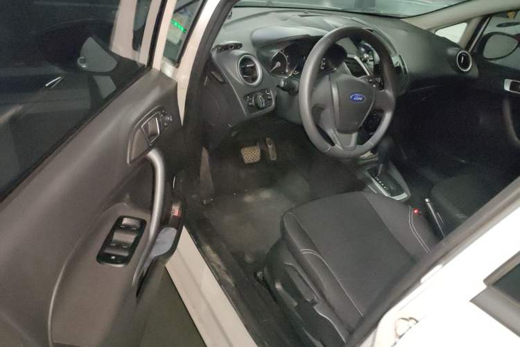 Used Ford Fiesta 2013 Hatchback 1.5L Automatic Fashion Edition Driver Seat