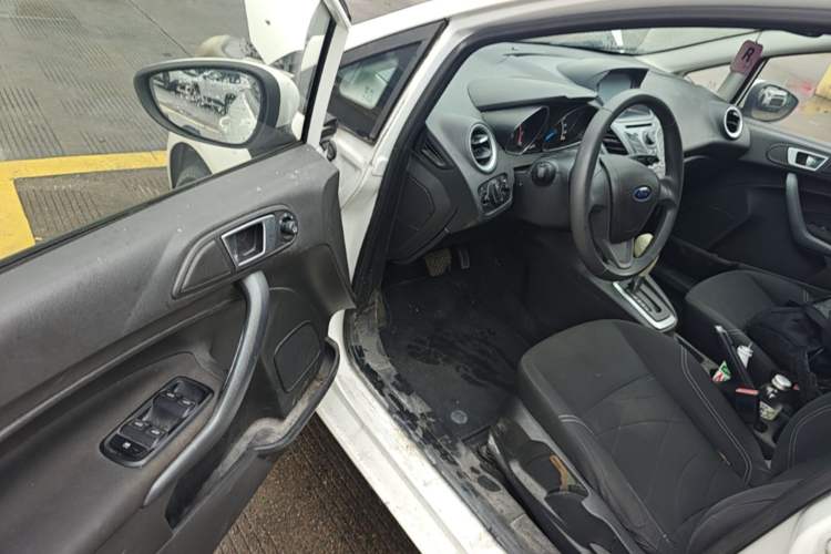 Used Ford Fiesta 2013 Hatchback 1.5L Automatic Fashion Edition Driver Seat