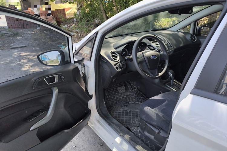 Used Ford Fiesta 2013 Hatchback 1.5L Automatic Fashion Edition Driver Seat