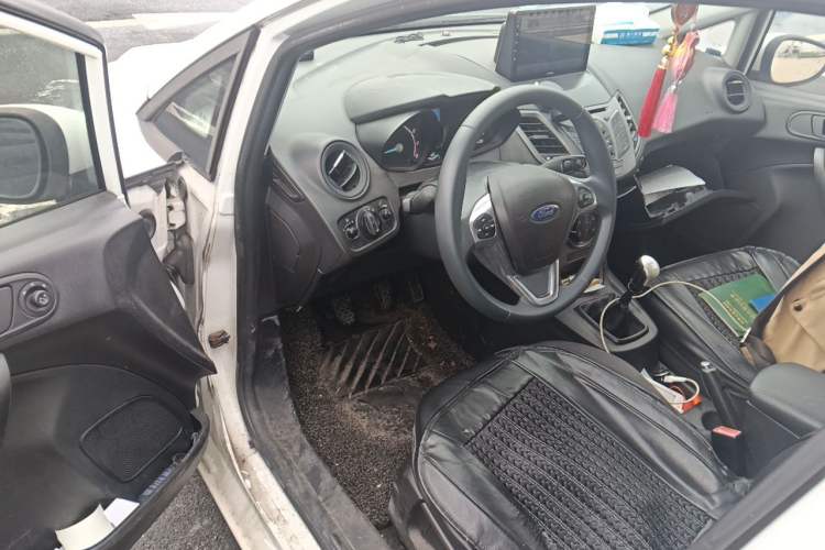Used Ford Fiesta 2013 Hatchback 1.5L Manual Fashion Edition Driver Seat