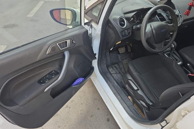 Used Ford Fiesta 2013 Hatchback 1.5L Automatic Fashion Edition Driver Seat