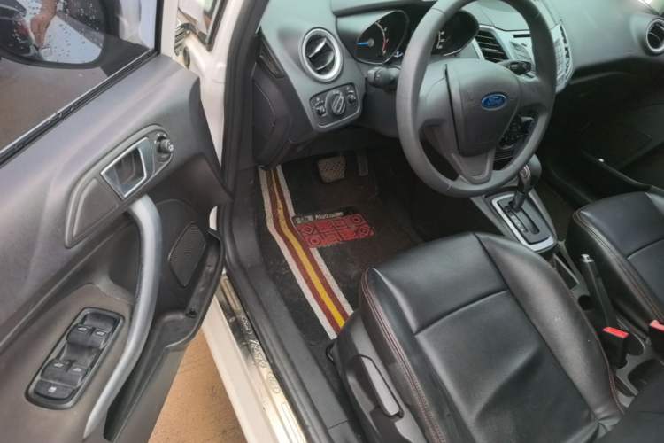 Used Ford Fiesta 2013 Hatchback 1.5L Automatic Fashion Edition Driver Seat