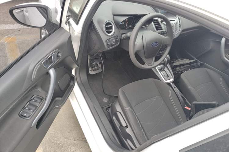 Used Ford Fiesta 2013 Hatchback 1.5L Automatic Fashion Edition Driver Seat
