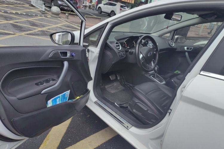 Used Ford Fiesta 2013 Hatchback 1.5L Automatic Fashion Edition Driver Seat