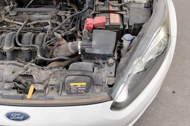 Used Ford Fiesta 2013 Sedan 1.5L Manual Fashion Edition Engine Bay Left