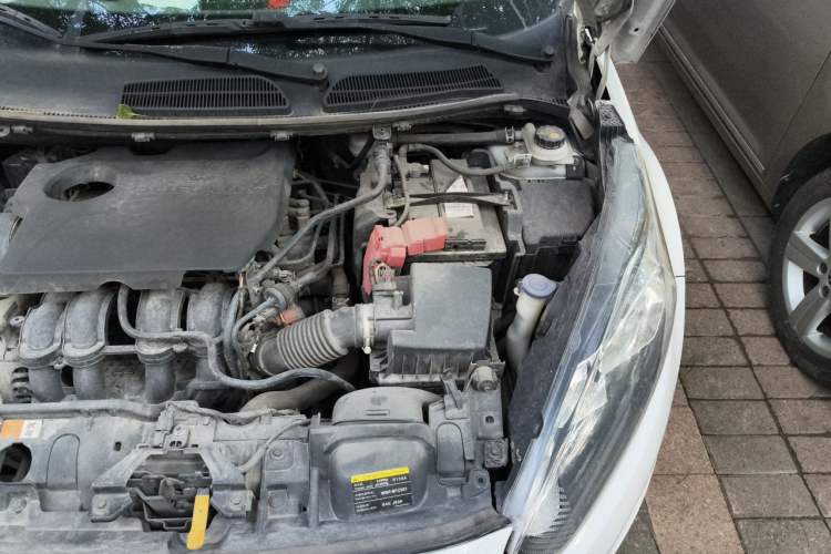 Used Ford Fiesta 2013 Sedan 1.5L Manual Fashion Edition Engine Bay Left