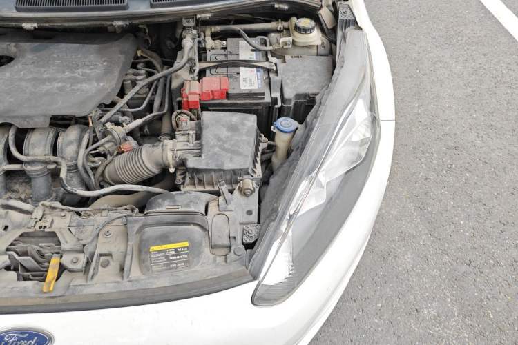 Used Ford Fiesta 2013 Sedan 1.5L Manual Fashion Edition Engine Bay Left