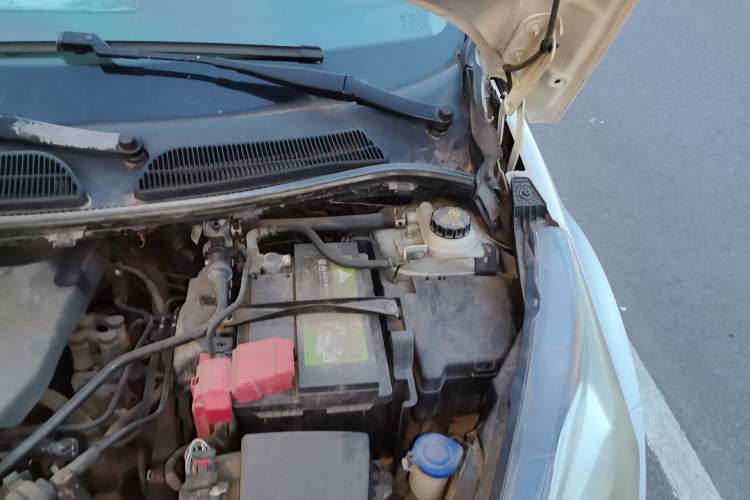 Used Ford Fiesta 2013 Sedan 1.5L Manual Fashion Edition Engine Bay Left