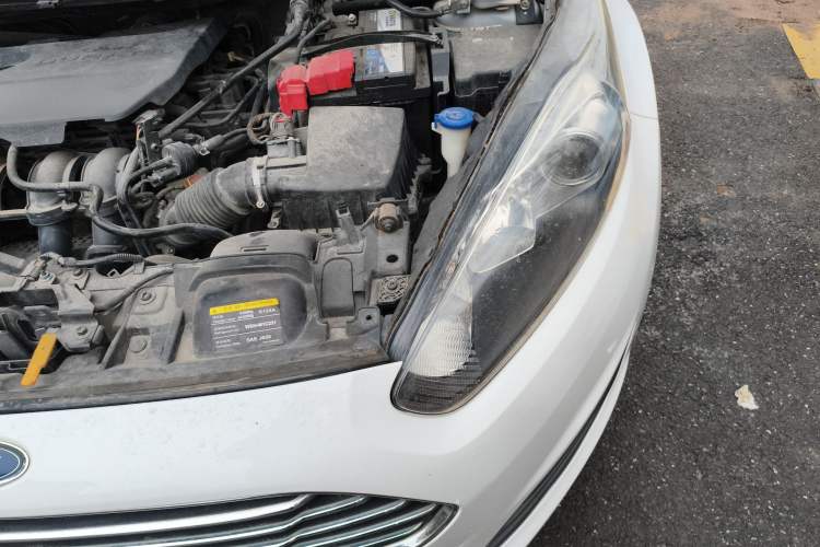 Used Ford Fiesta 2013 Sedan 1.5L Manual Fashion Edition Engine Bay Left
