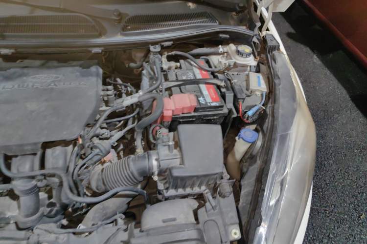 Used Ford Fiesta 2013 Sedan 1.5L Automatic Fashion Edition Engine Bay Left