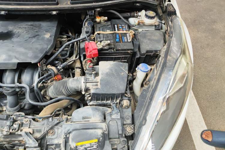 Used Ford Fiesta 2013 Sedan 1.5L Manual Fashion Edition Engine Bay Left
