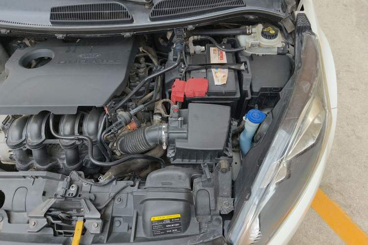 Used Ford Fiesta 2013 Sedan 1.5L Manual Fashion Edition Engine Bay Left