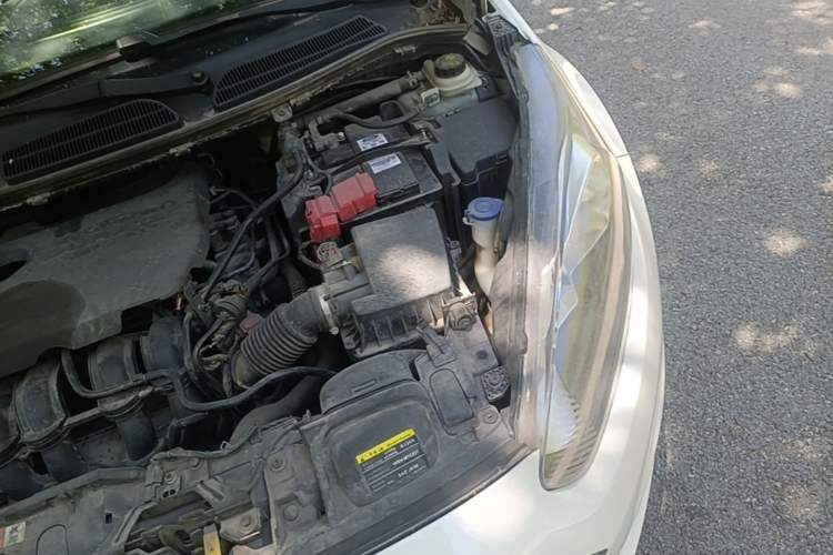 Used Ford Fiesta 2013 Sedan 1.5L Manual Fashion Edition Engine Bay Left