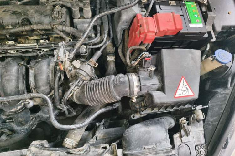Used Ford Fiesta 2013 Sedan 1.5L Manual Fashion Edition Engine Bay Left